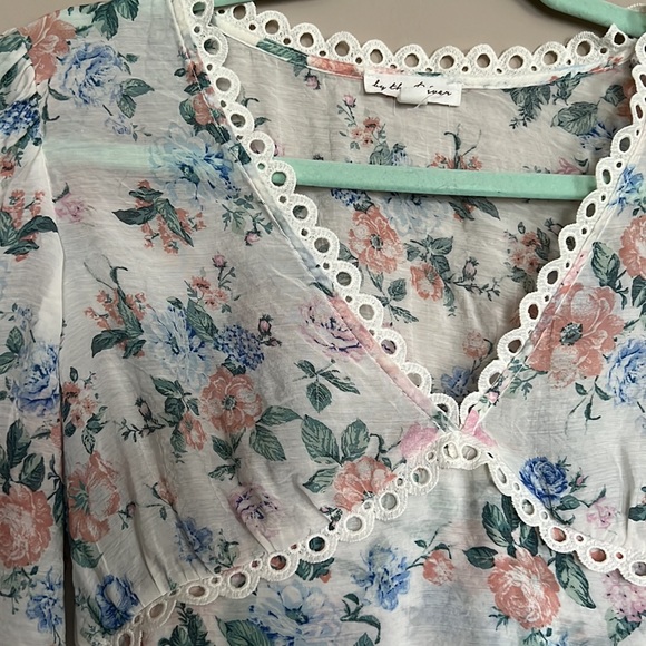 Dainty peplum top - Picture 3 of 3